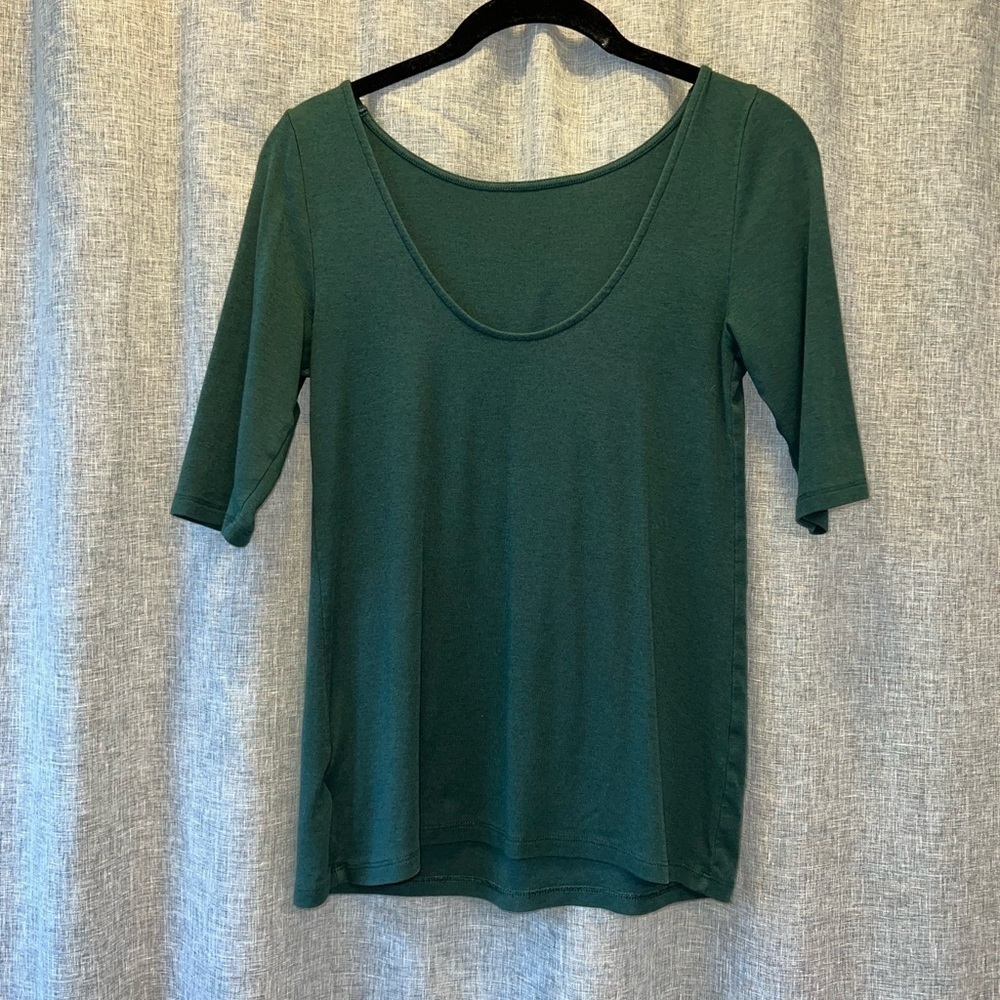 ❤️ Women’s Old Navy drop back tee Small - Picture 2 of 5